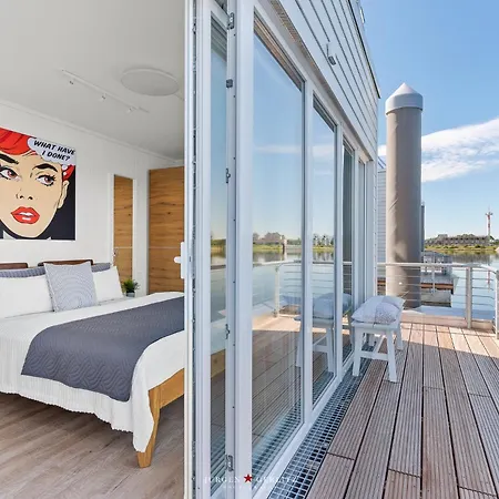 Hausboot Seeteufel * Olpenitz