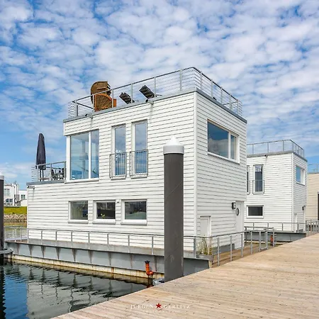 Hausboot Seeteufel * Olpenitz